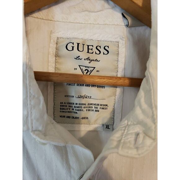 Men's Guess Logo White Shirt Short Sleeves Pockets Button Up Size XL pearl Snap - Picture 4 of 13